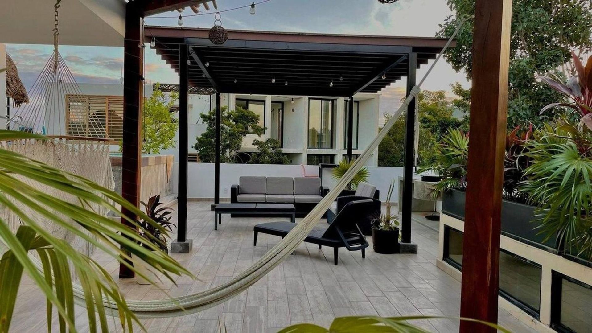 Spacious Great Located Amazing Terrace Pensión