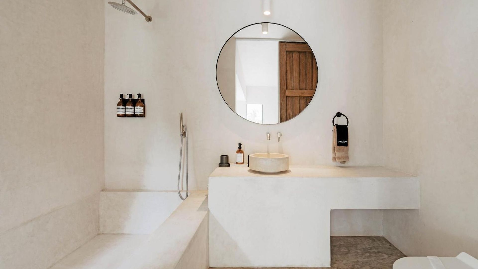 Villa Casa Areca, Awarded Architectural Located In A Secured Gated Community, With Concierge Services *