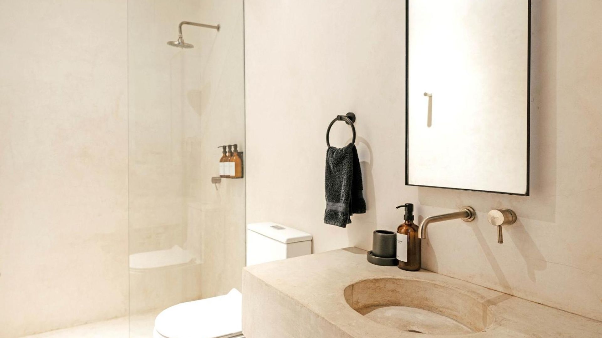 Casa Areca, Awarded Architectural Located In A Secured Gated Community, With Concierge Services