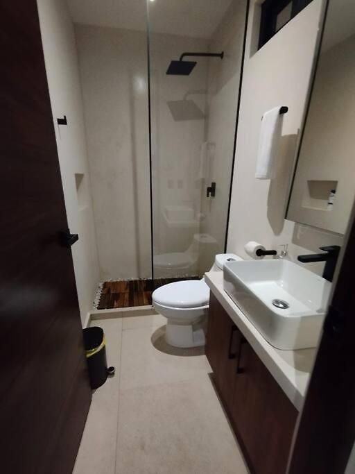 Comfy 5 Mins From Apartment