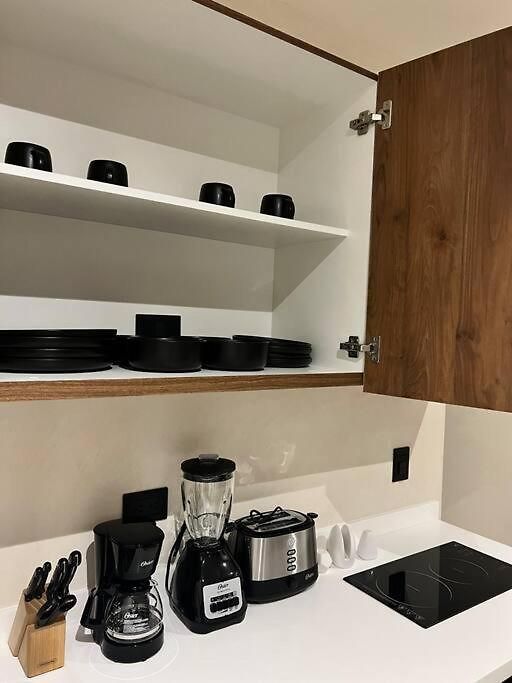 Comfy 5 Mins From Apartment