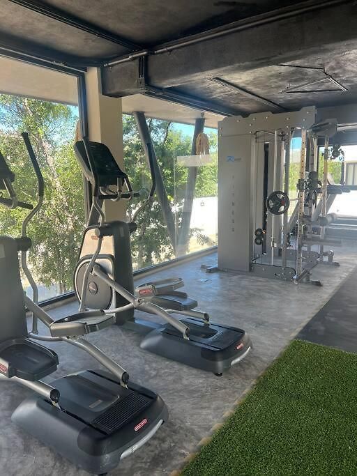 Comfy 5 Mins From Apartment