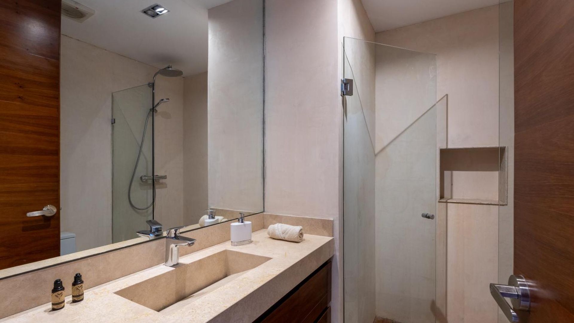 Sapphire - 2 Floors With Private Roof And Pool & Club Access Apartment *