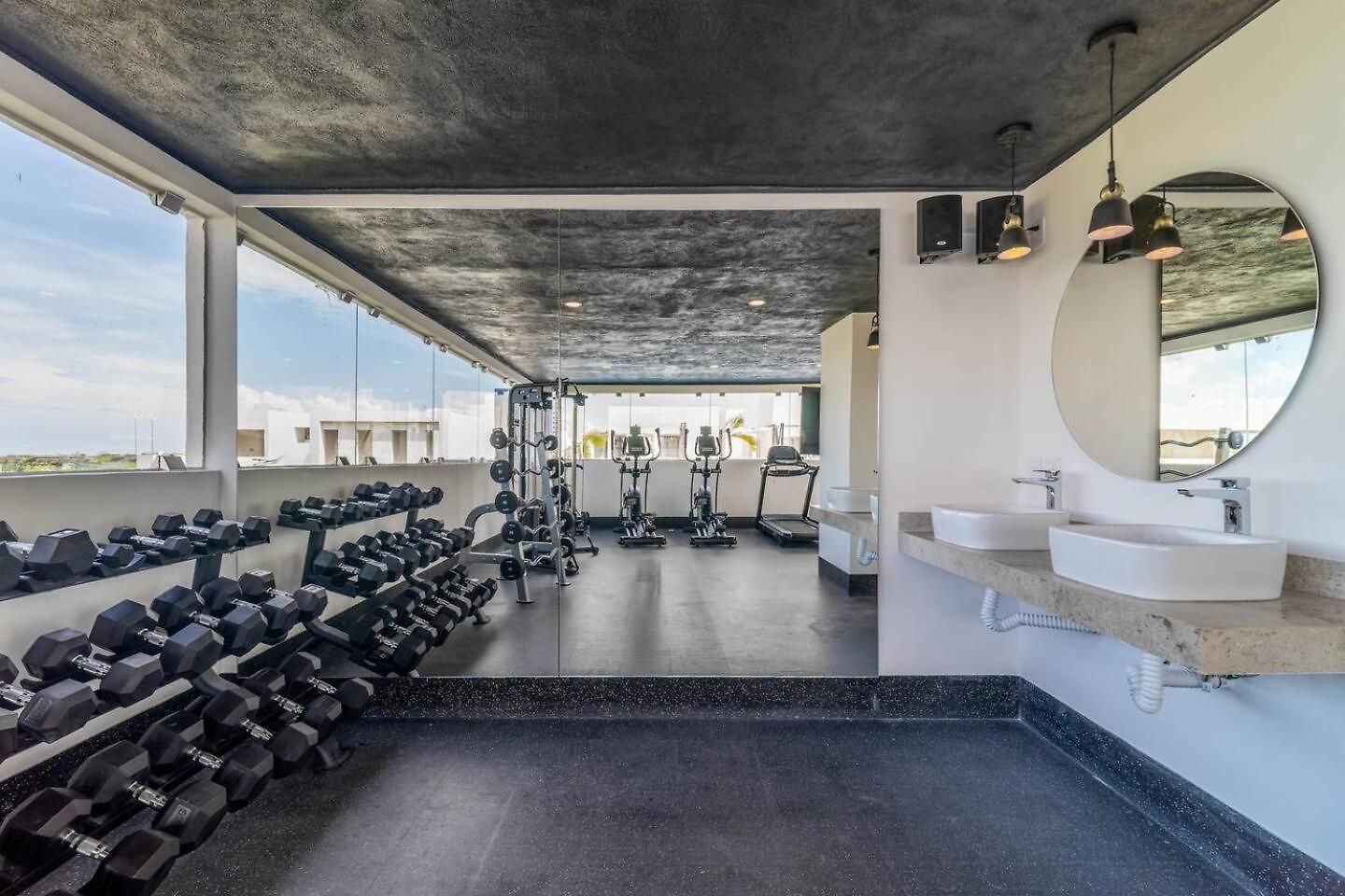 2 Bd With Private Balcony, Rooftop Pool, Gym * Tulum