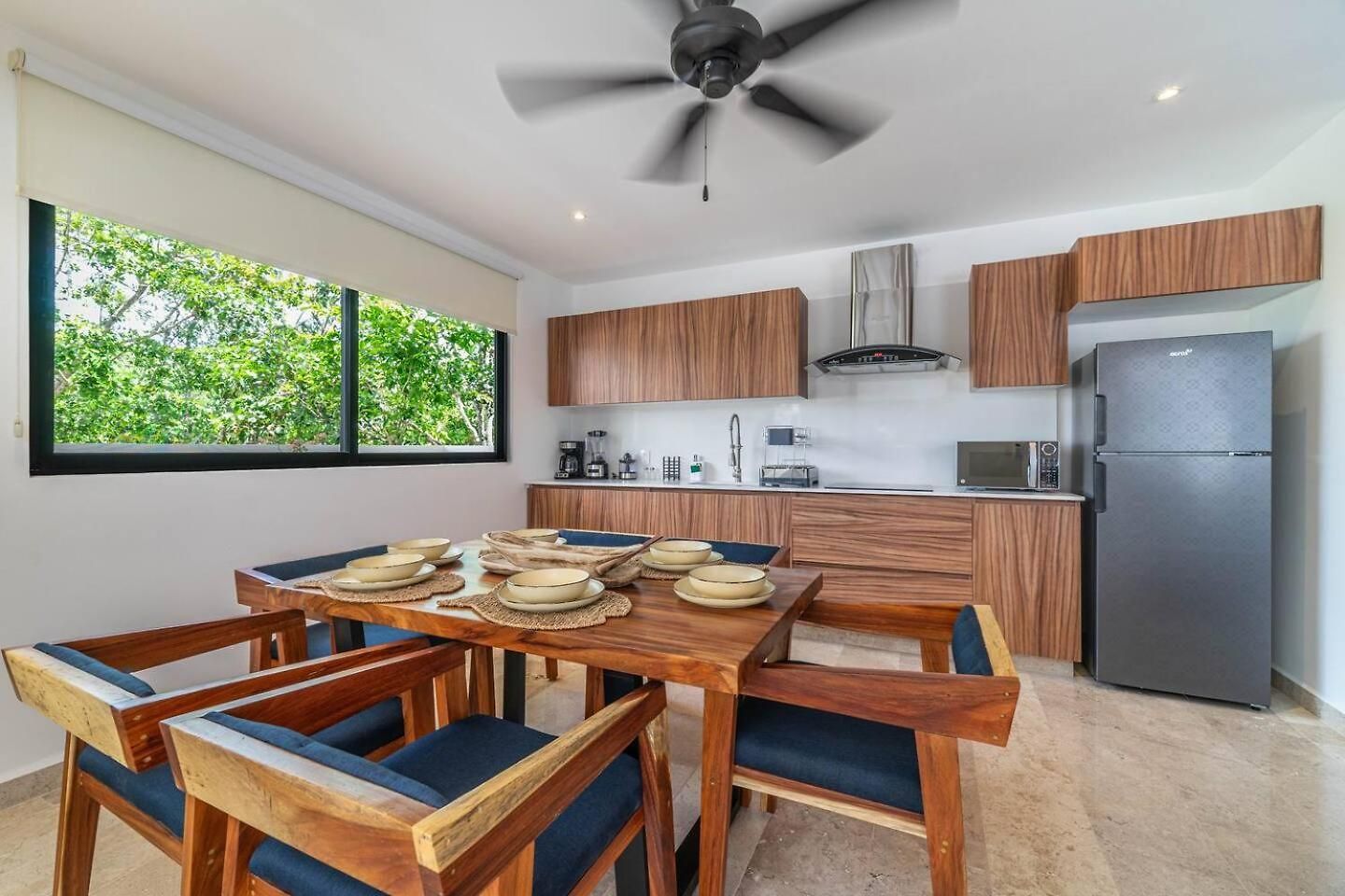2 Bd With Private Balcony, Rooftop Pool, Gym
