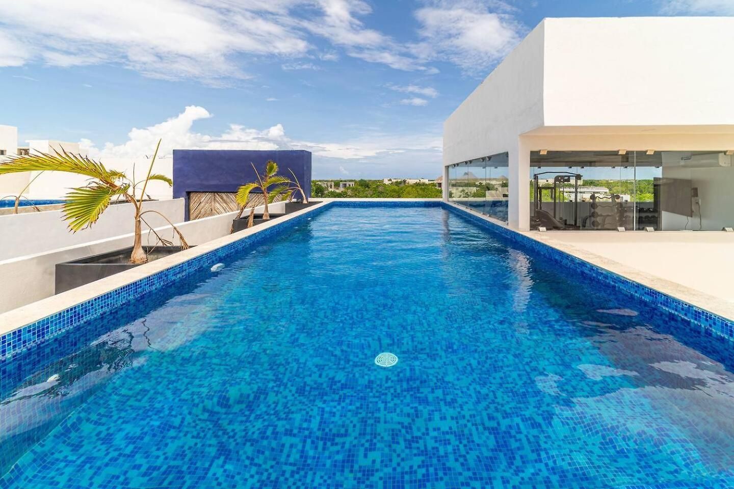 2 Bd With Private Balcony, Rooftop Pool, Gym *