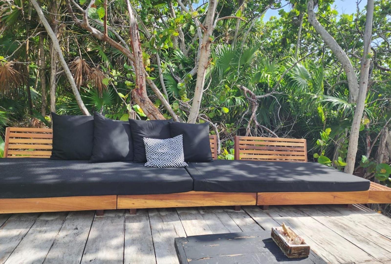 Villa Casa Tolok In Beachfront