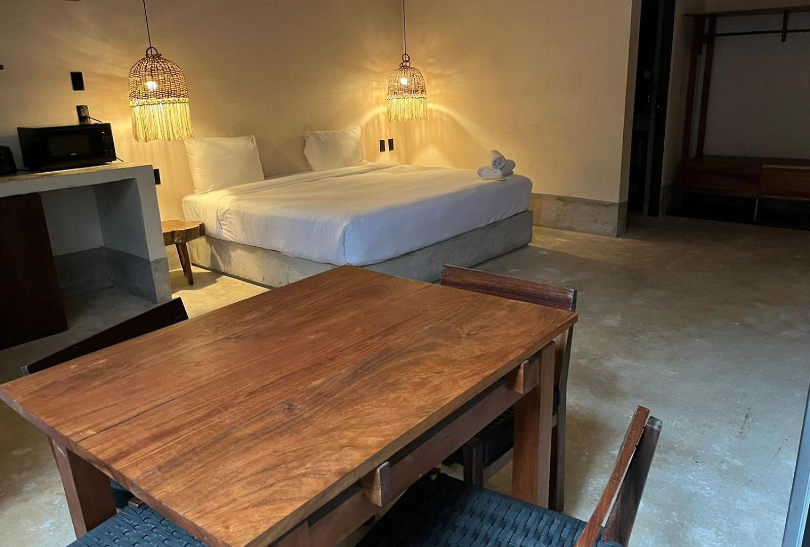 Cute And Cozy With Rooftop Pool Apartment *