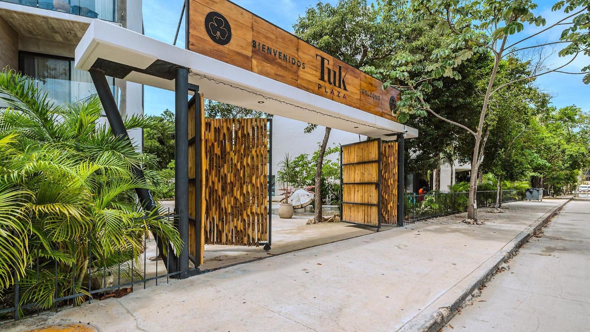 Apartment Stylish Ph With Private Pool-gym-superstore *