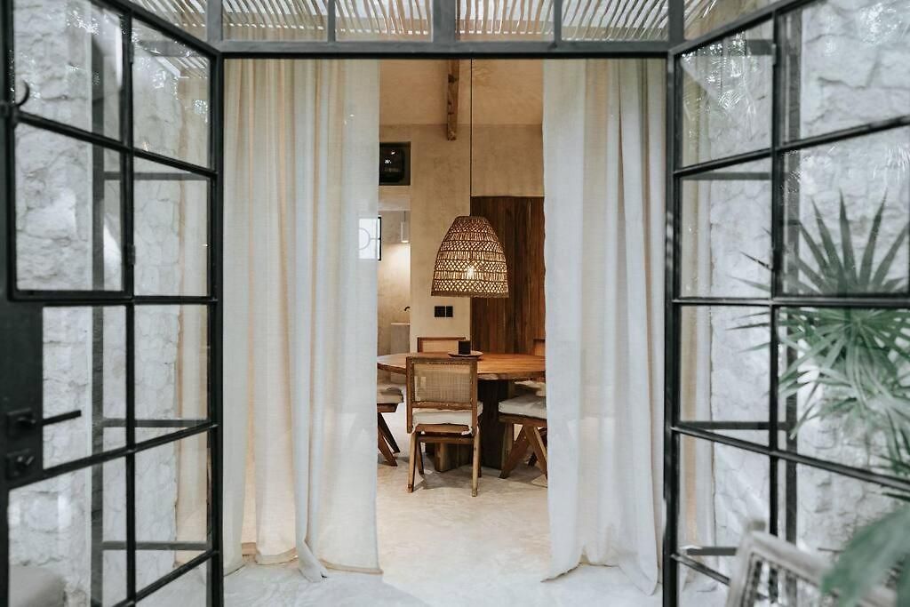 Design Loft With Private Pool And Like Feature