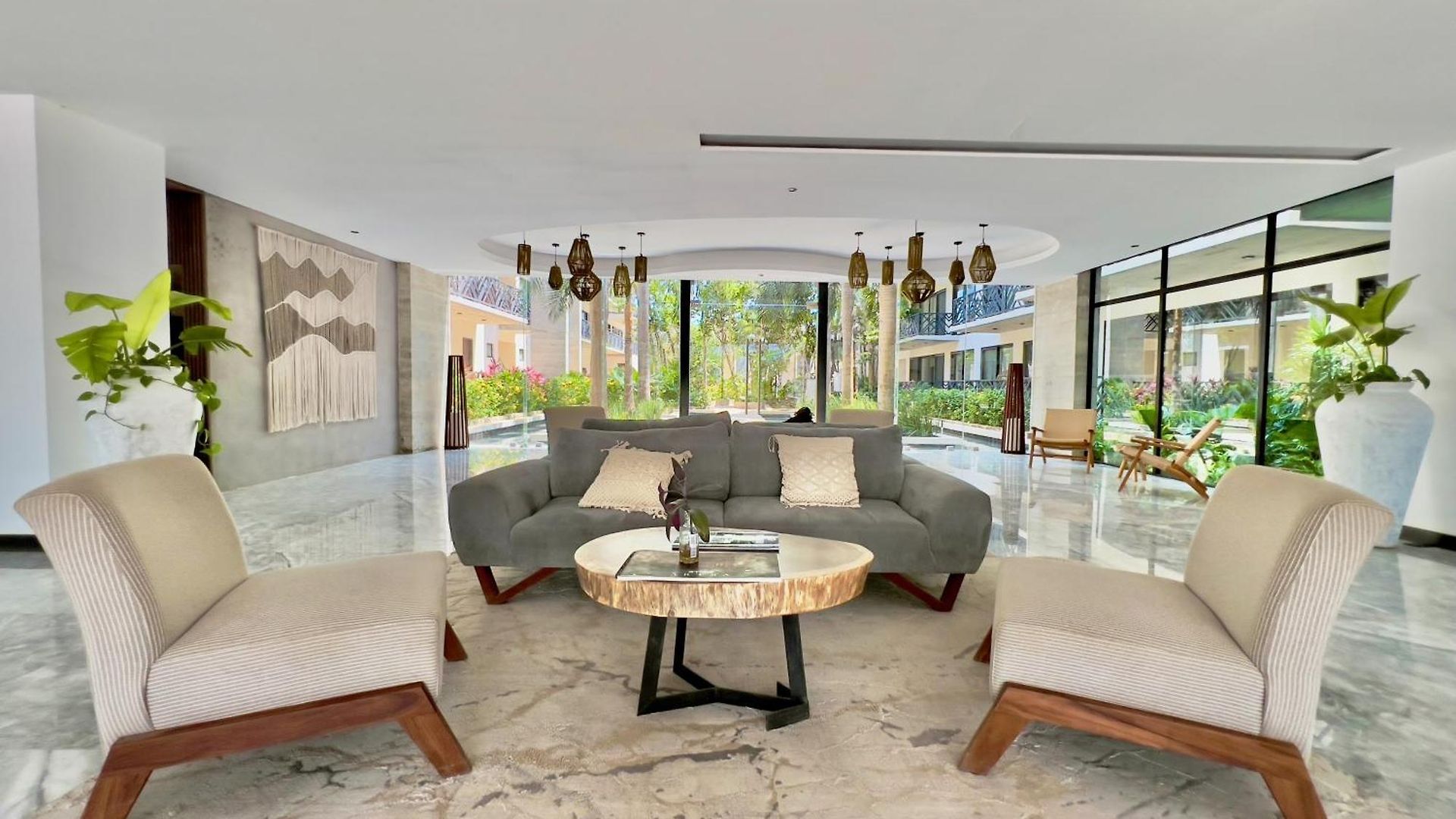 Unwind | Private Balcony & Rooftop Pools | Casago Holiday home *