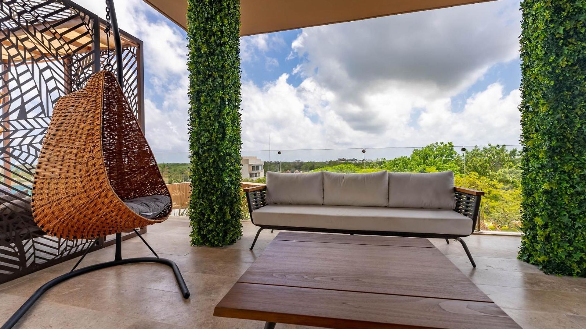 Menesse Apartahotel