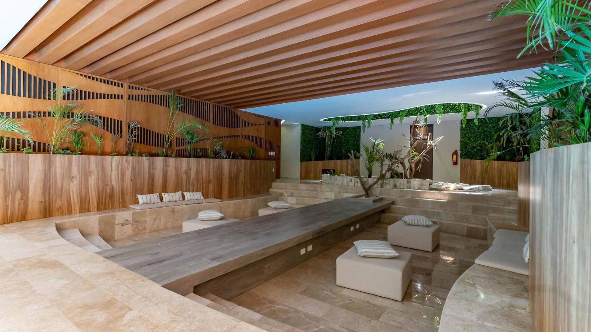 Menesse Apartahotel Tulum