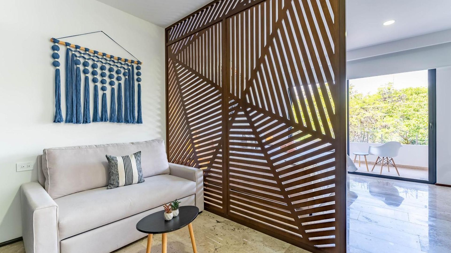 Apartahotel Menesse 4*