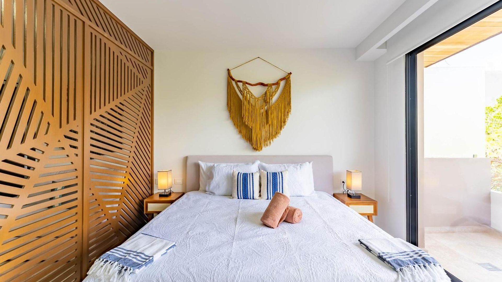 Apartahotel Menesse 4*