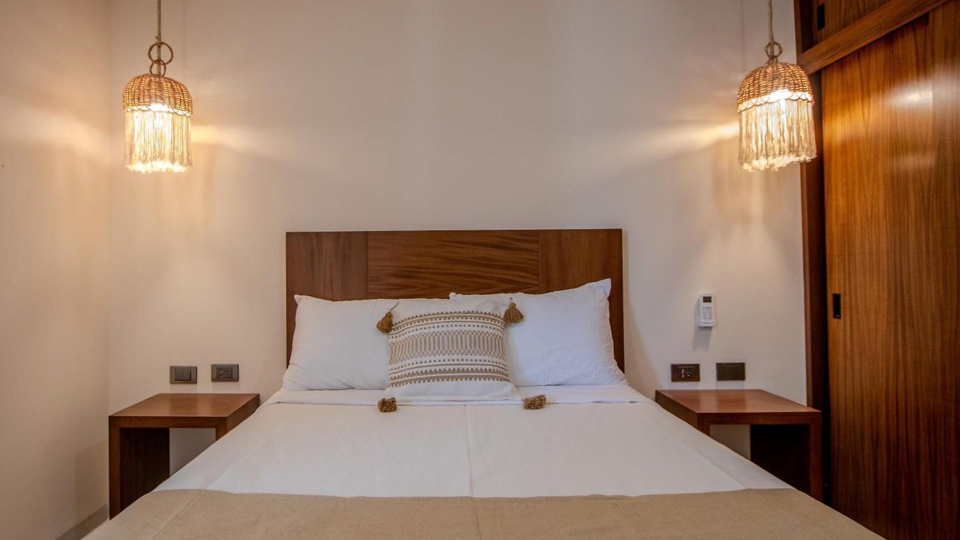2 Bedroom Plunge Pool Ac Wifi
