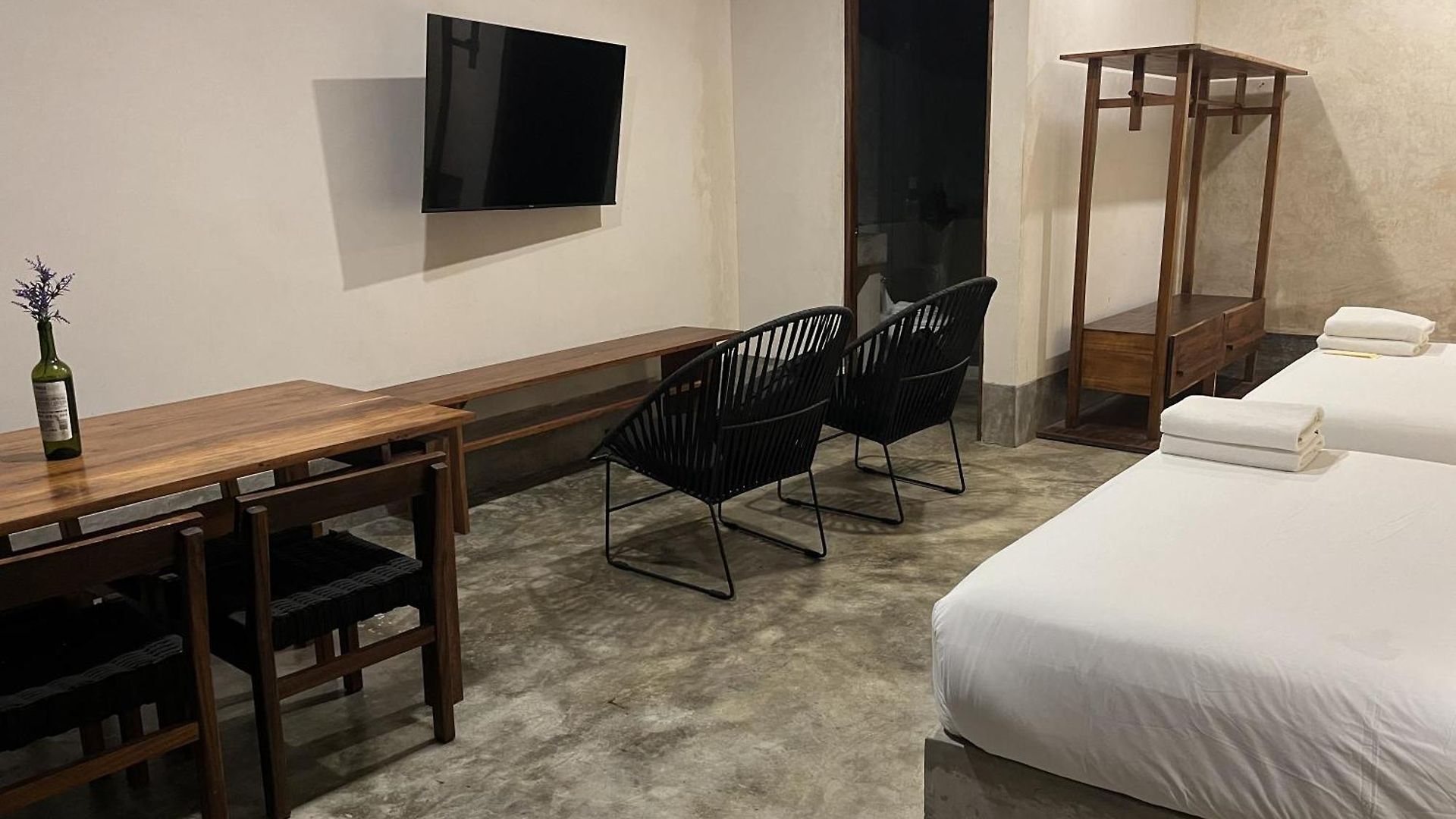 Cute And Cozy With Rooftop Pool Apartment *