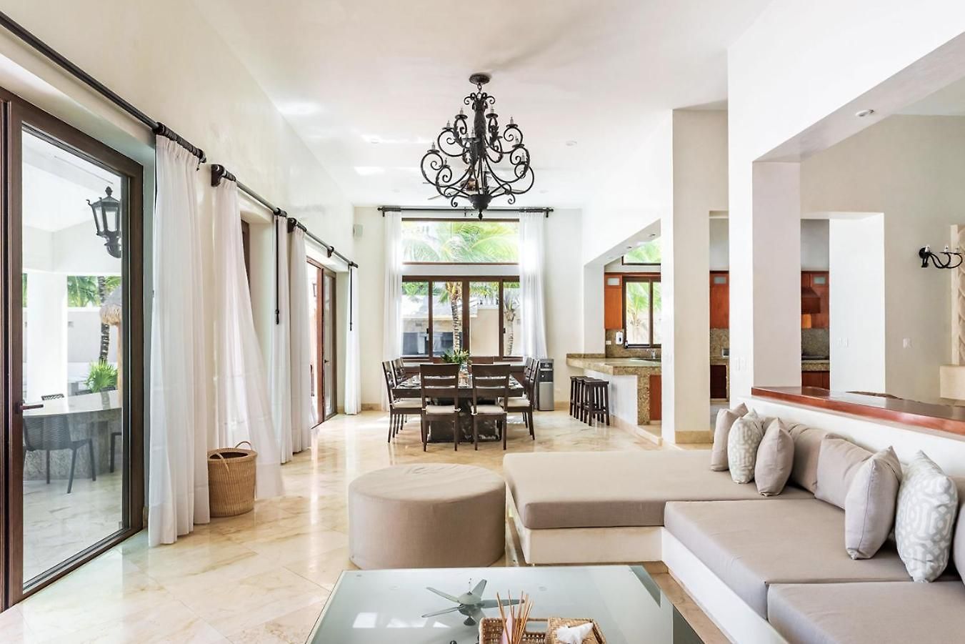 Villa Mansion Soliman Bay For 34 Guests *