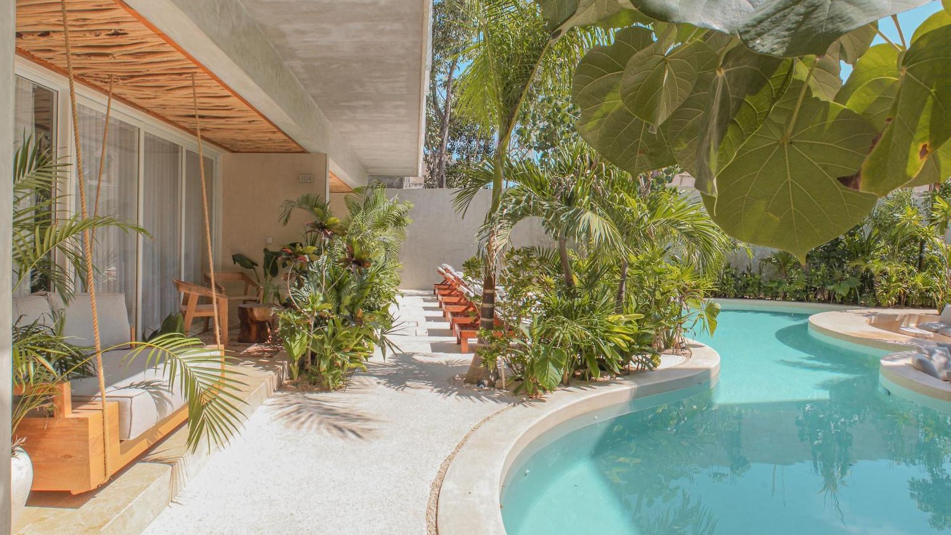 Jungle Chic Hotel