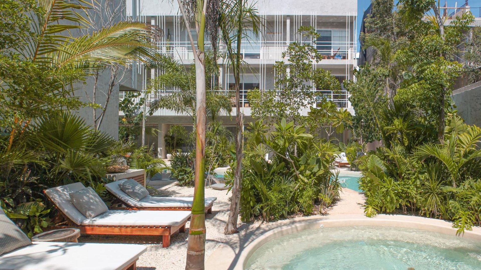 Jungle Chic Hotel