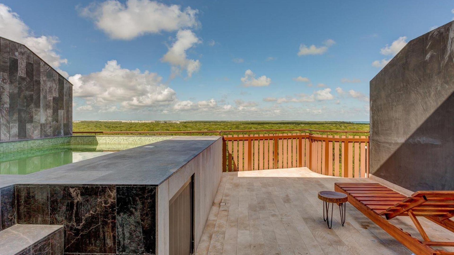 Ocean Views Luxury Community Private Rooftop Pool *