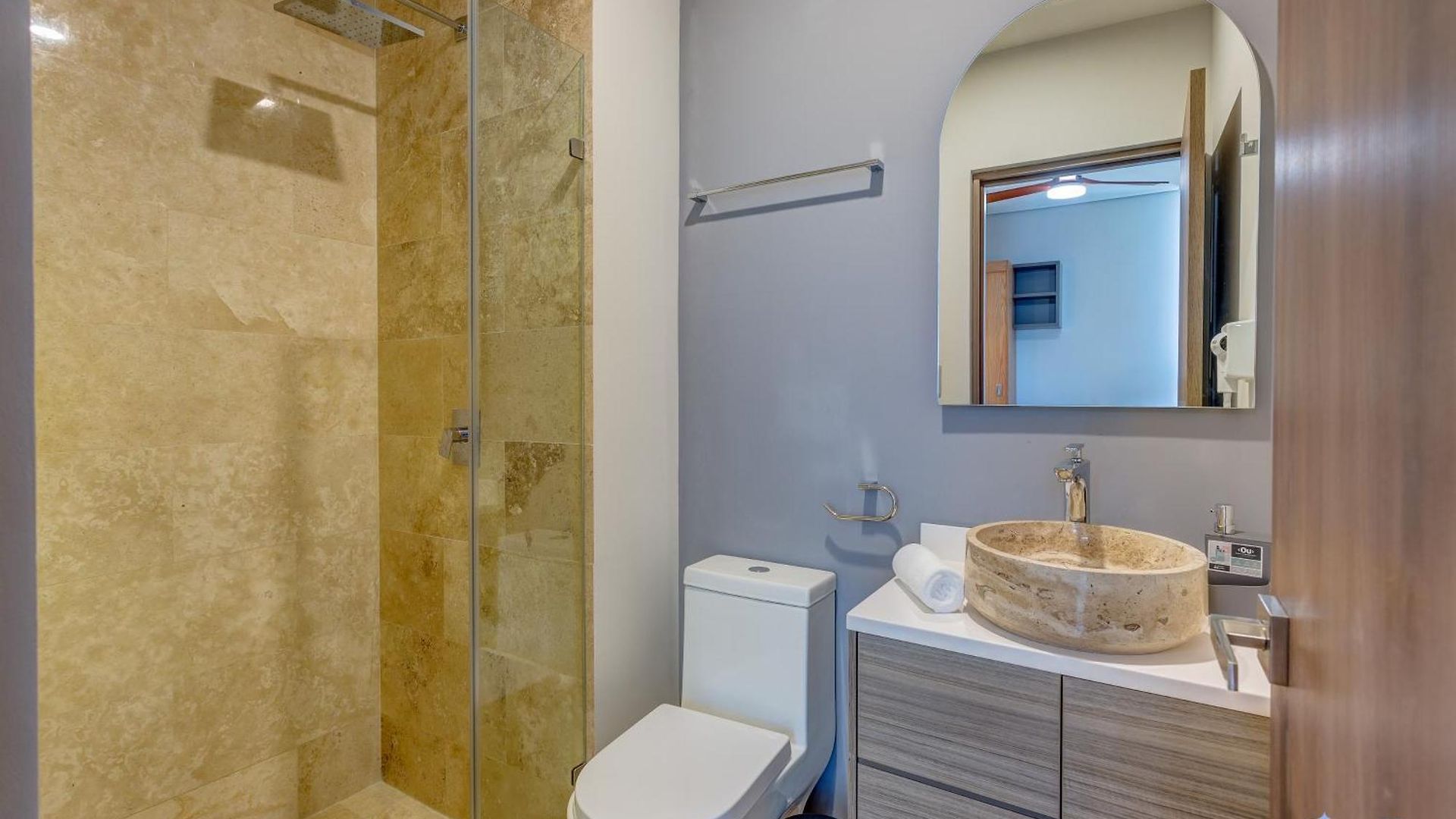 Ocean Views Luxury Community Private Rooftop Pool Holiday home *