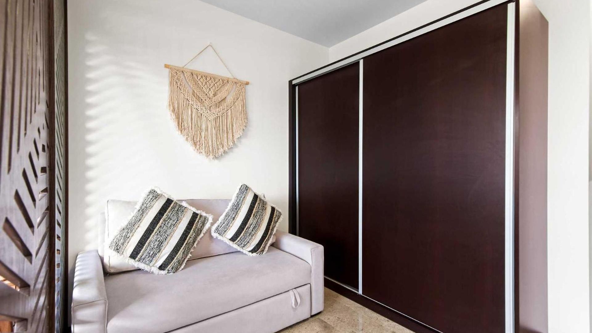 Menesse Hideaway - Elegant Bohemian *
