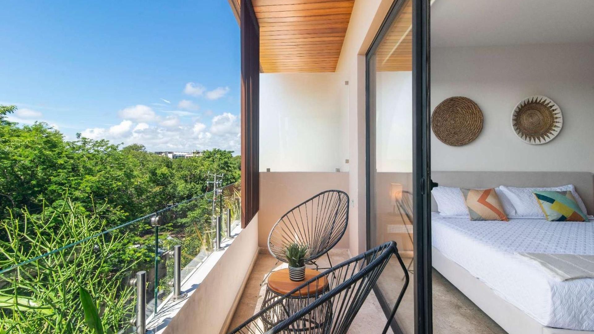 Menesse Hideaway - Elegant Bohemian