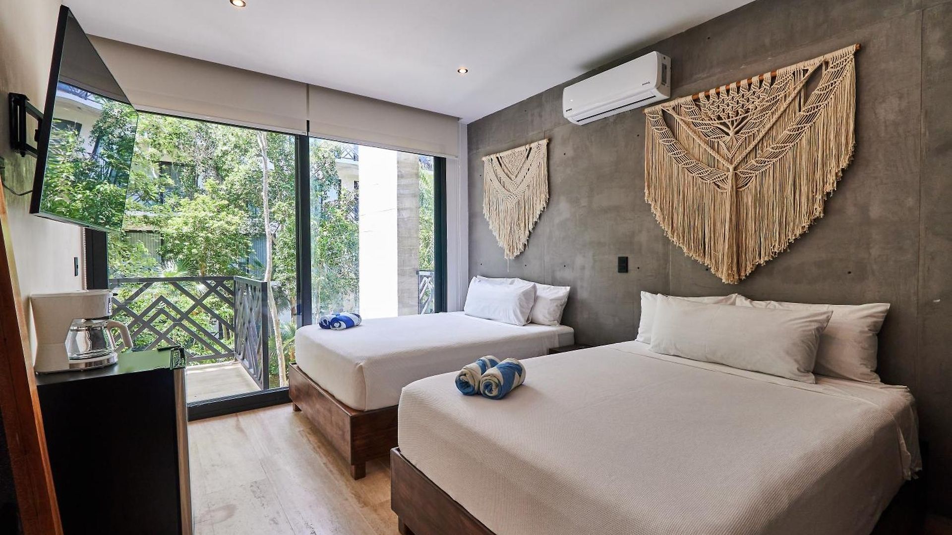 Apartment Escape - Stylish Pool, Gym & Parking *