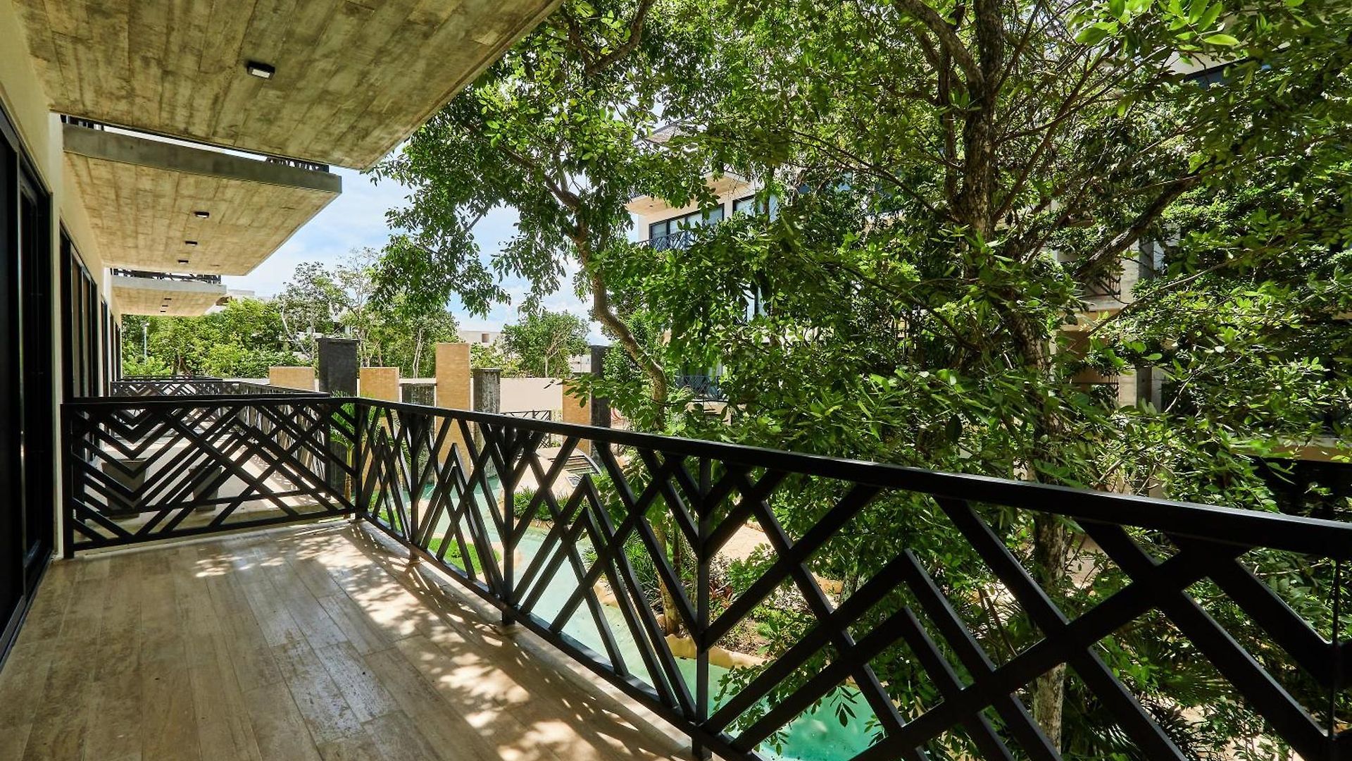 Escape - Stylish Pool, Gym & Parking Apartment Tulum