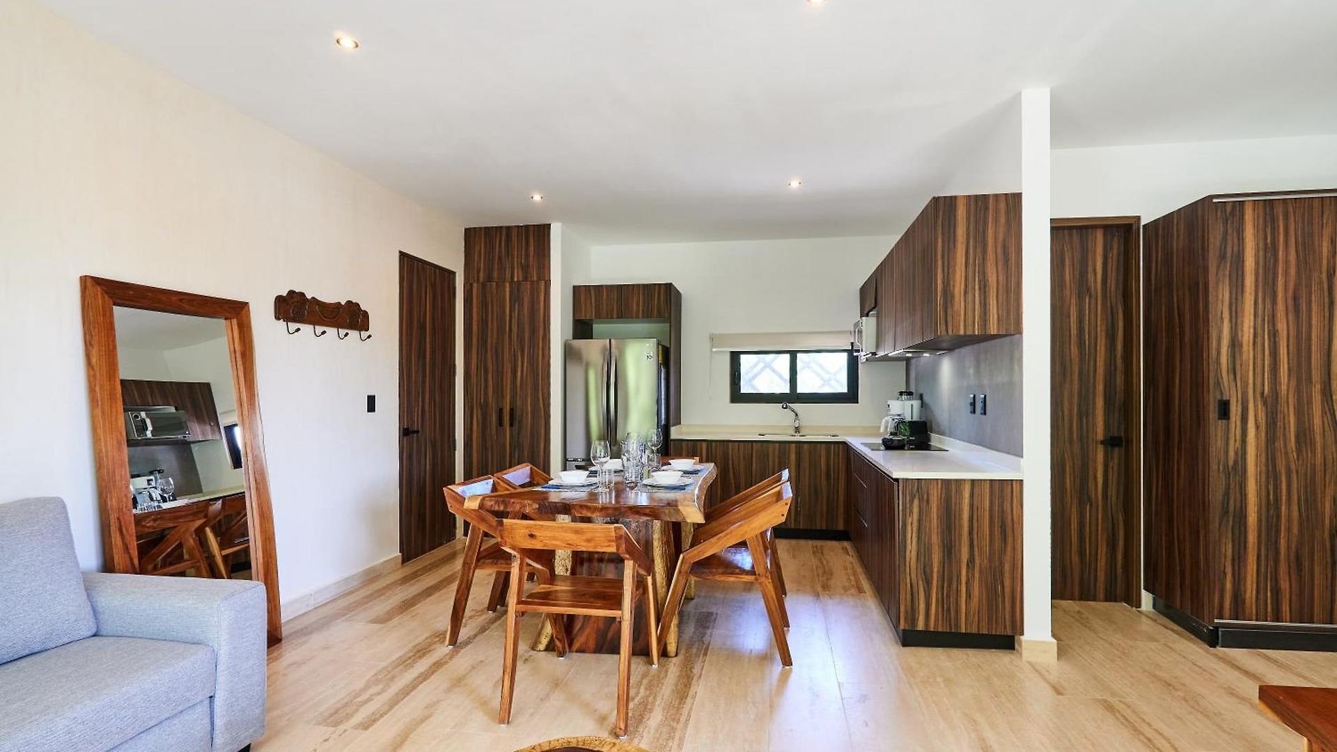 Escape - Stylish Pool, Gym & Parking Apartment Tulum