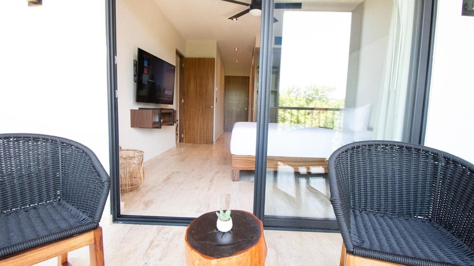 Hacienda Tuk By The Spot Apartment