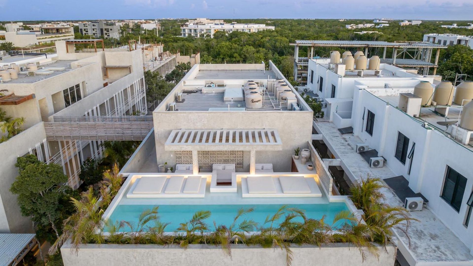 Jungle Chic Hotel 5*