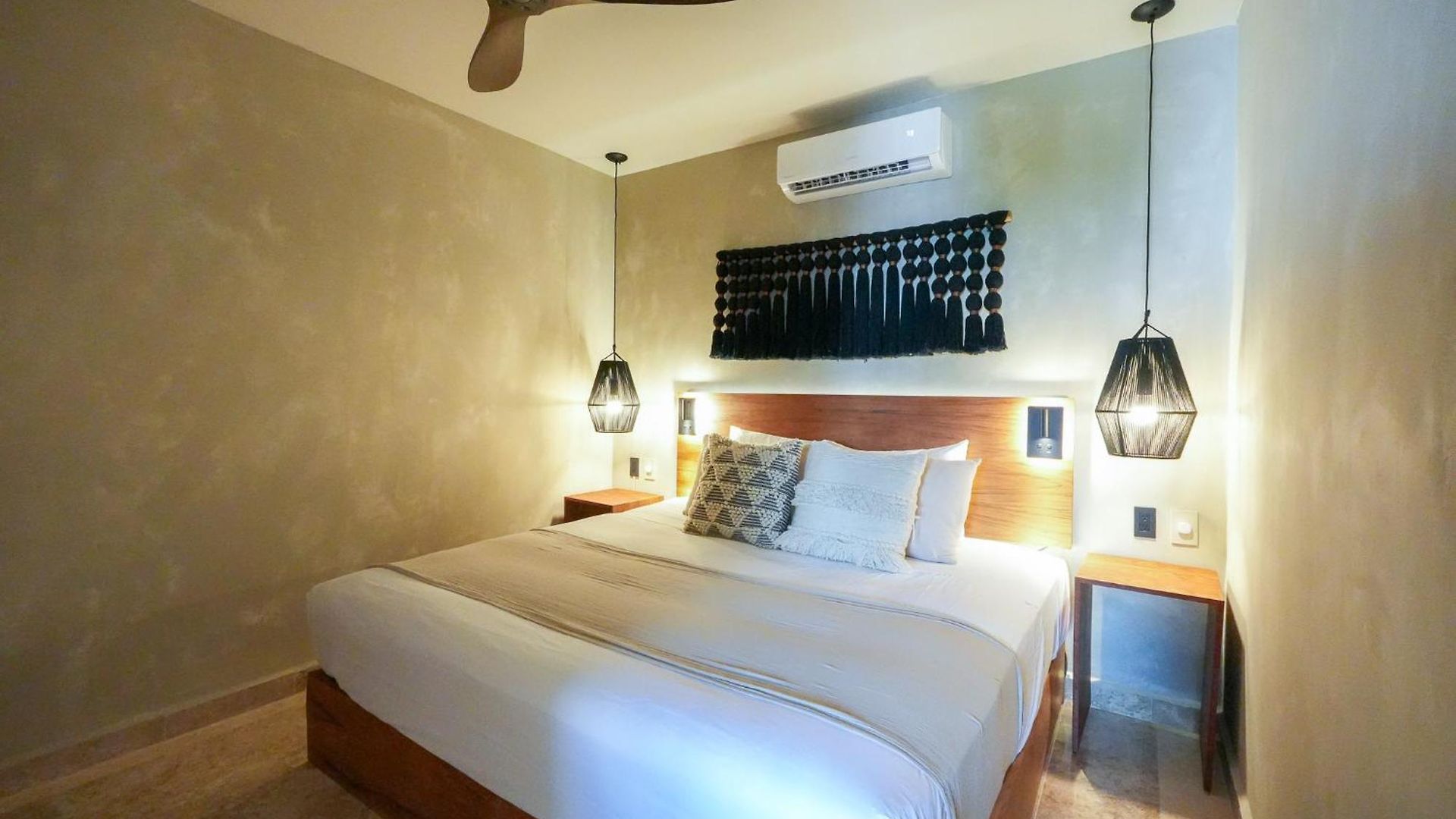 Aldea Dream Modern Designer 2 Floor Penthouse Sleeps 8 *