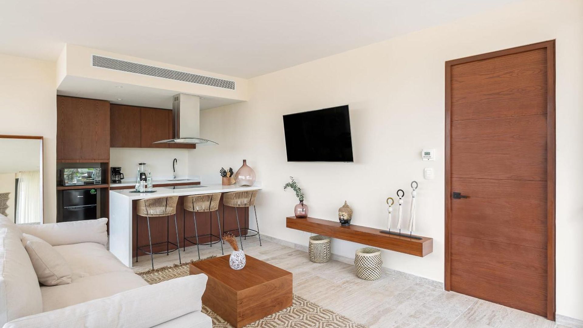 Temple Paradise Luxury 6 Min From