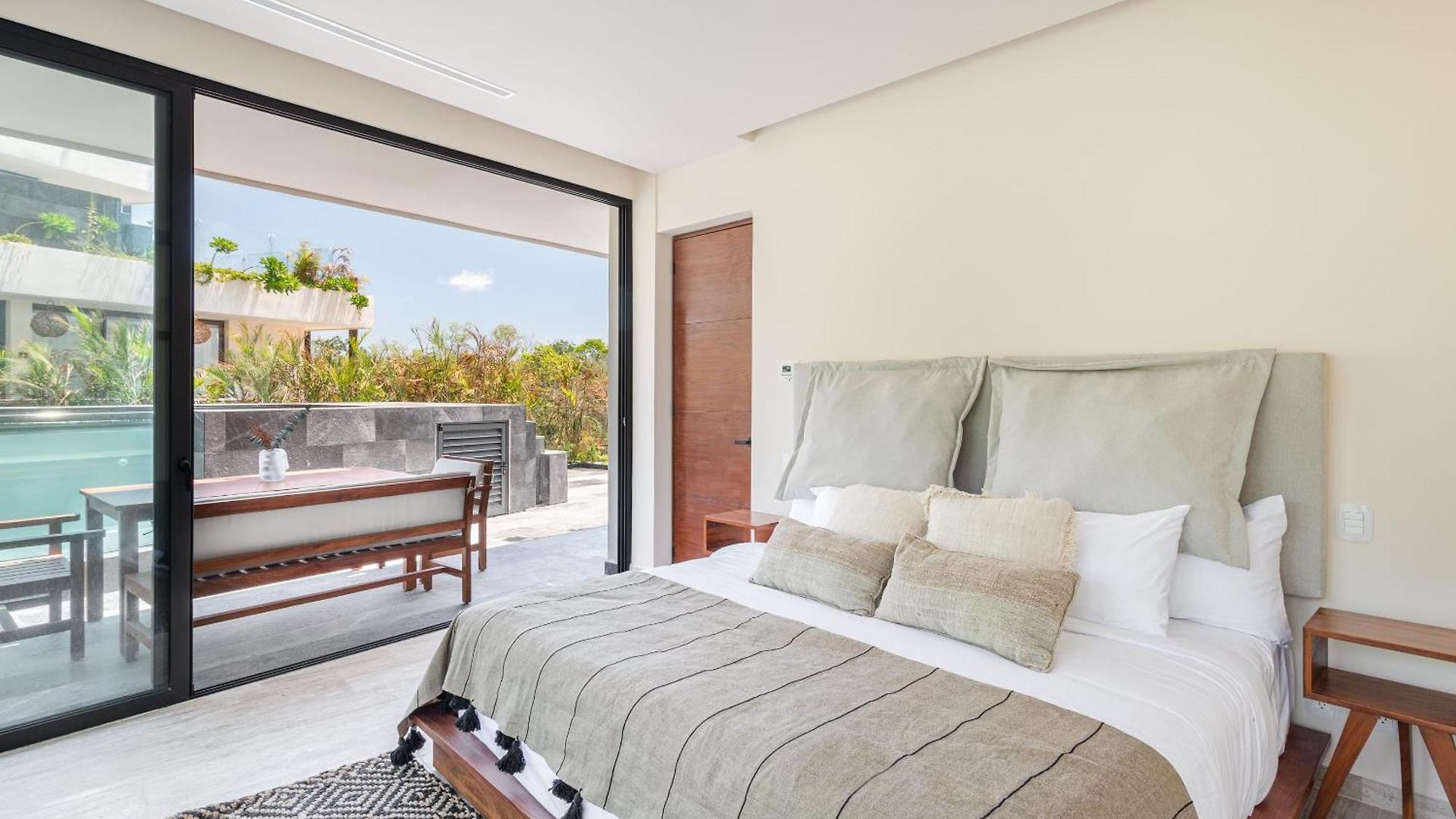 Apartment Temple Paradise Luxury 6 Min From