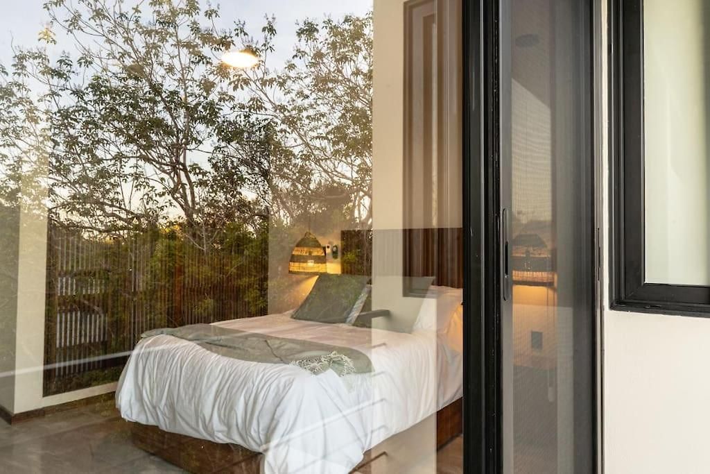 New 2 Bed And Bath - - Views To The Jungle Apartment