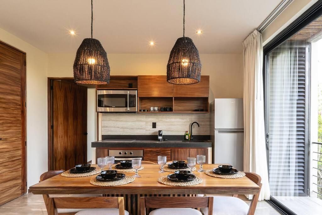 New 2 Bed And Bath - - Views To The Jungle