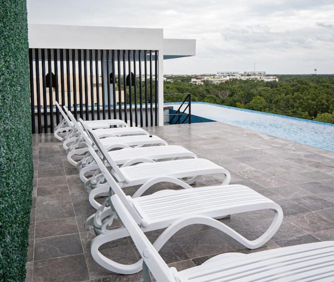 Bora Near & Town Free Club Tulum