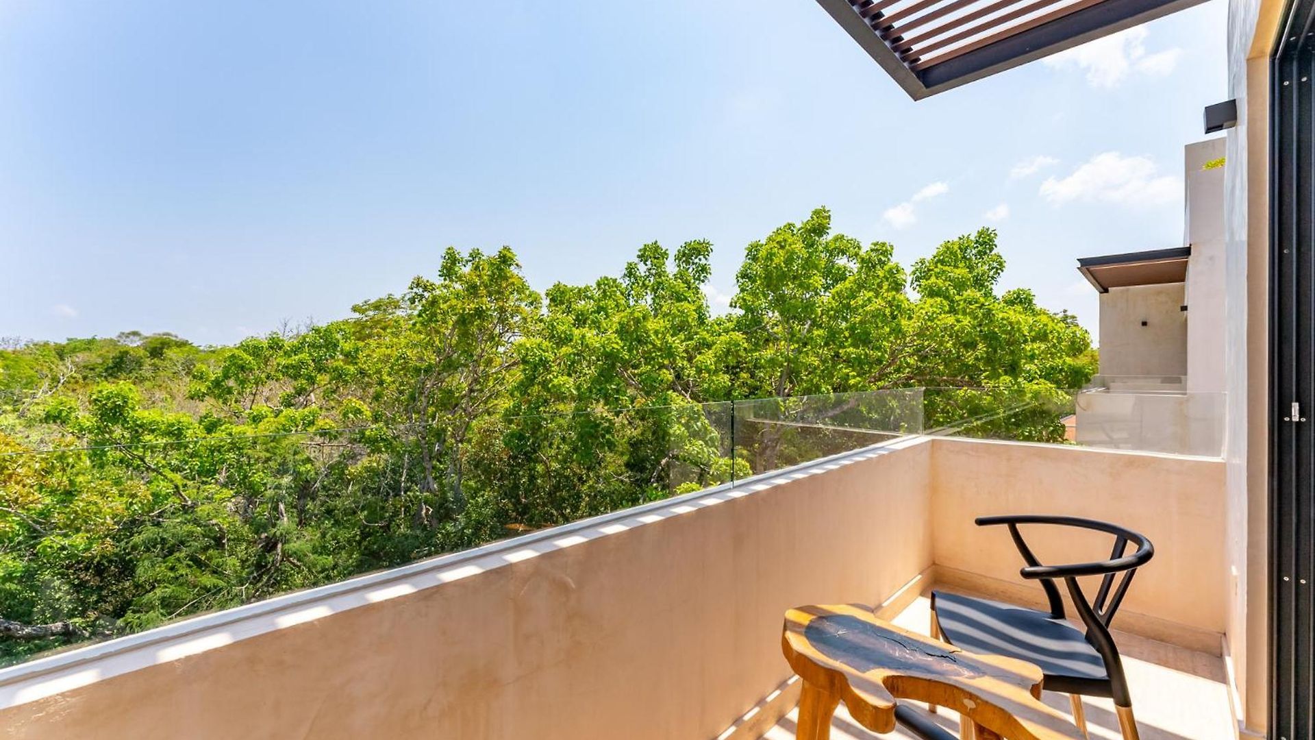 Luxury Gym Jacuzzi Wifi Starlink Apartment