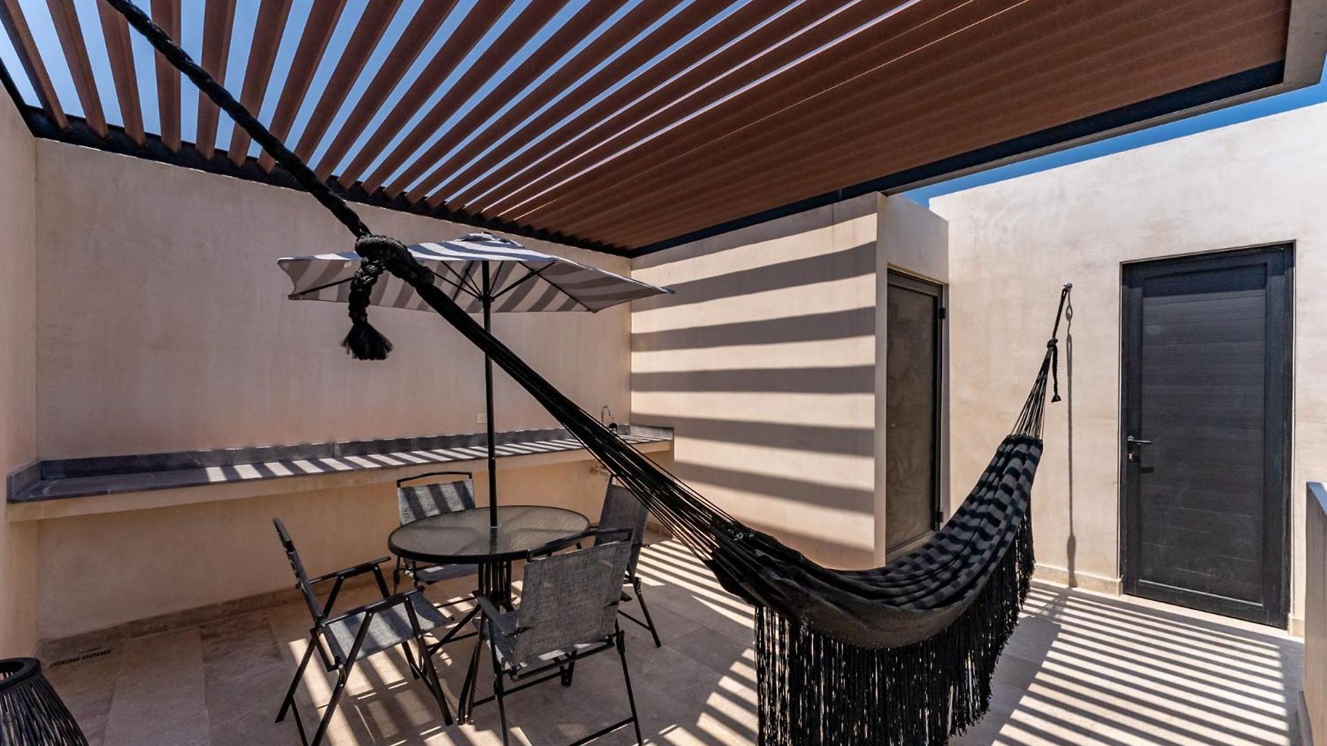 Apartment Luxury Gym Jacuzzi Wifi Starlink