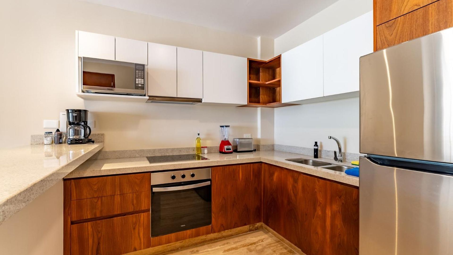 Luxury Gym Jacuzzi Wifi Starlink Apartment