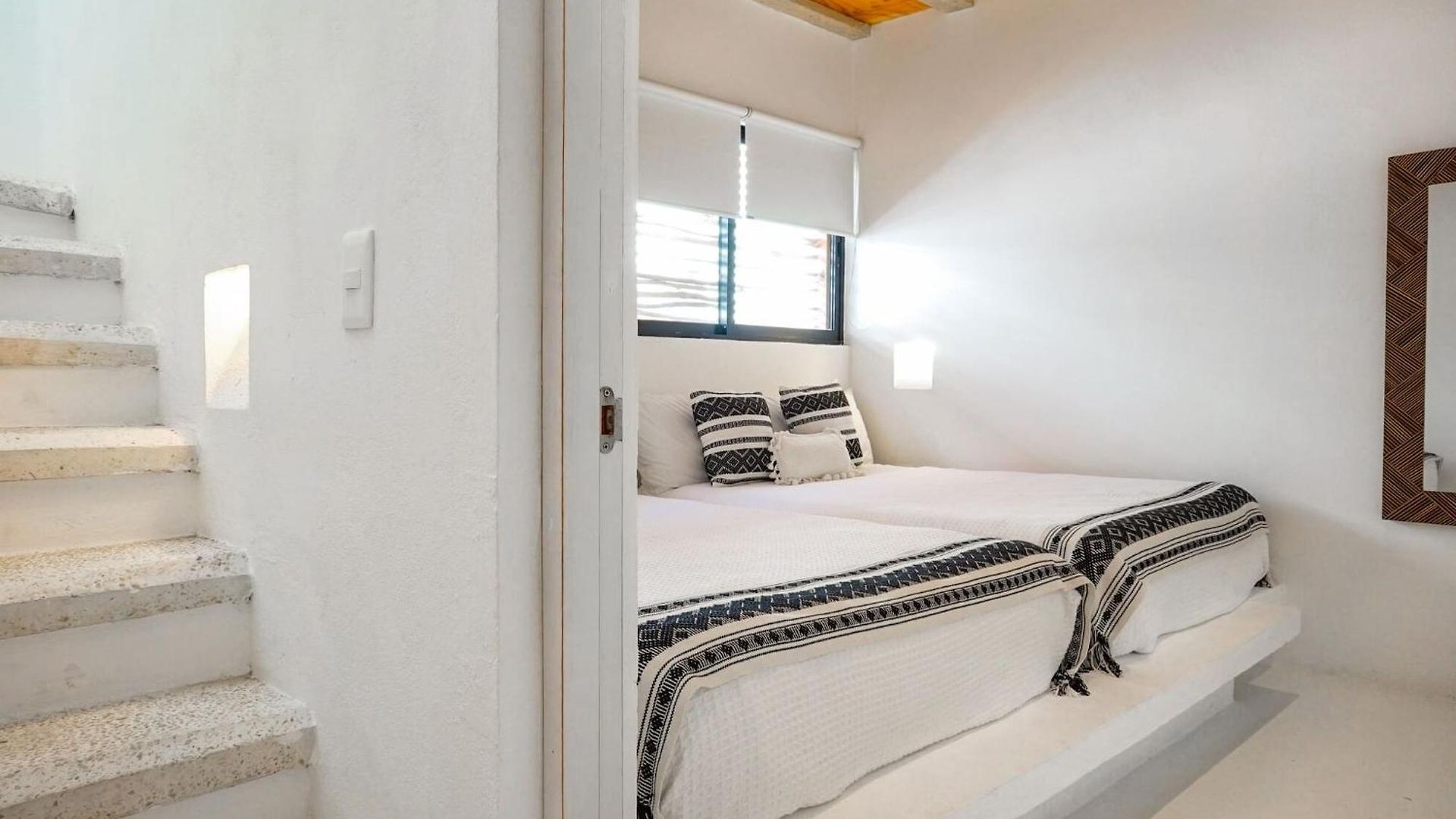 Saasil Penthouse Rooftop Pool Holiday home *