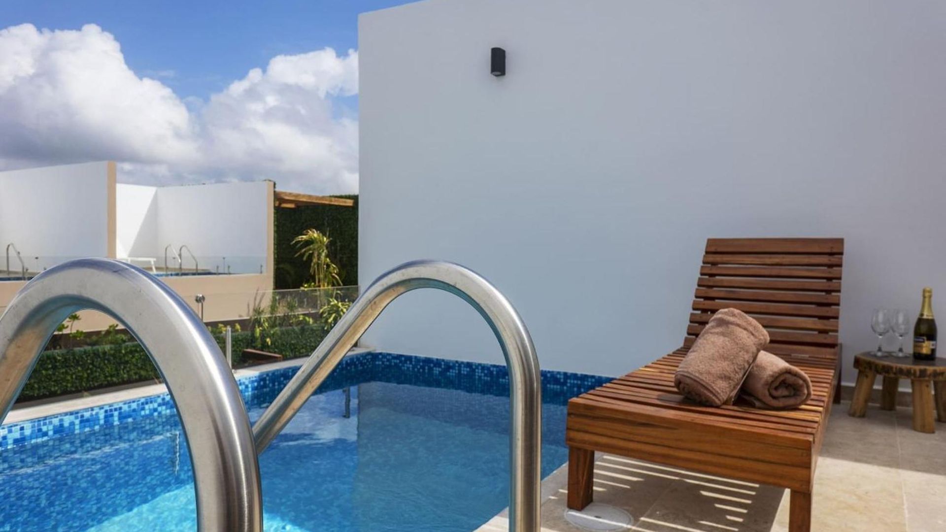 Menesse Penthouse Private Pool *