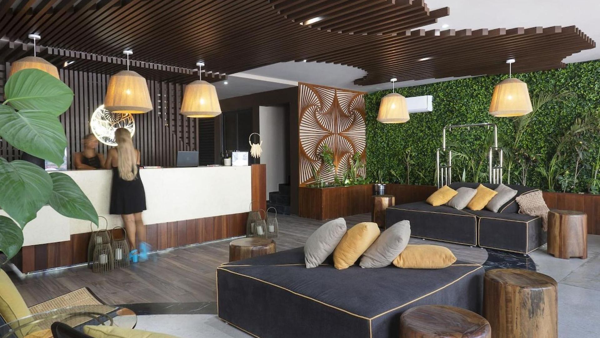 Menesse Penthouse Private Pool *
