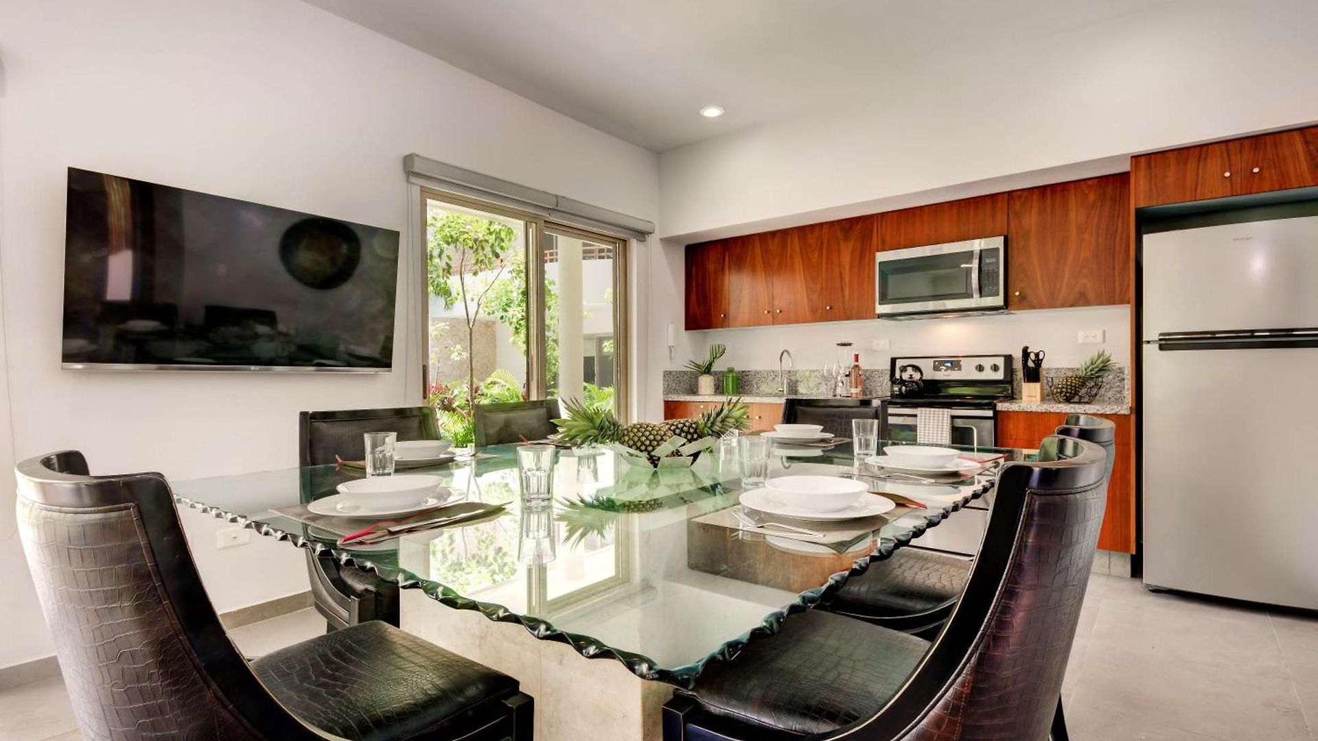 Apartment Poolside Bliss With Private Terrace And Jacuzzi