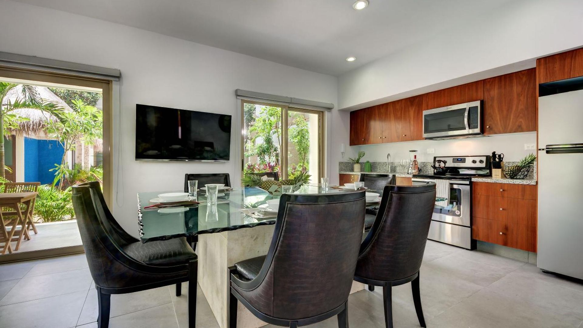 Apartment Poolside Bliss With Private Terrace And Jacuzzi