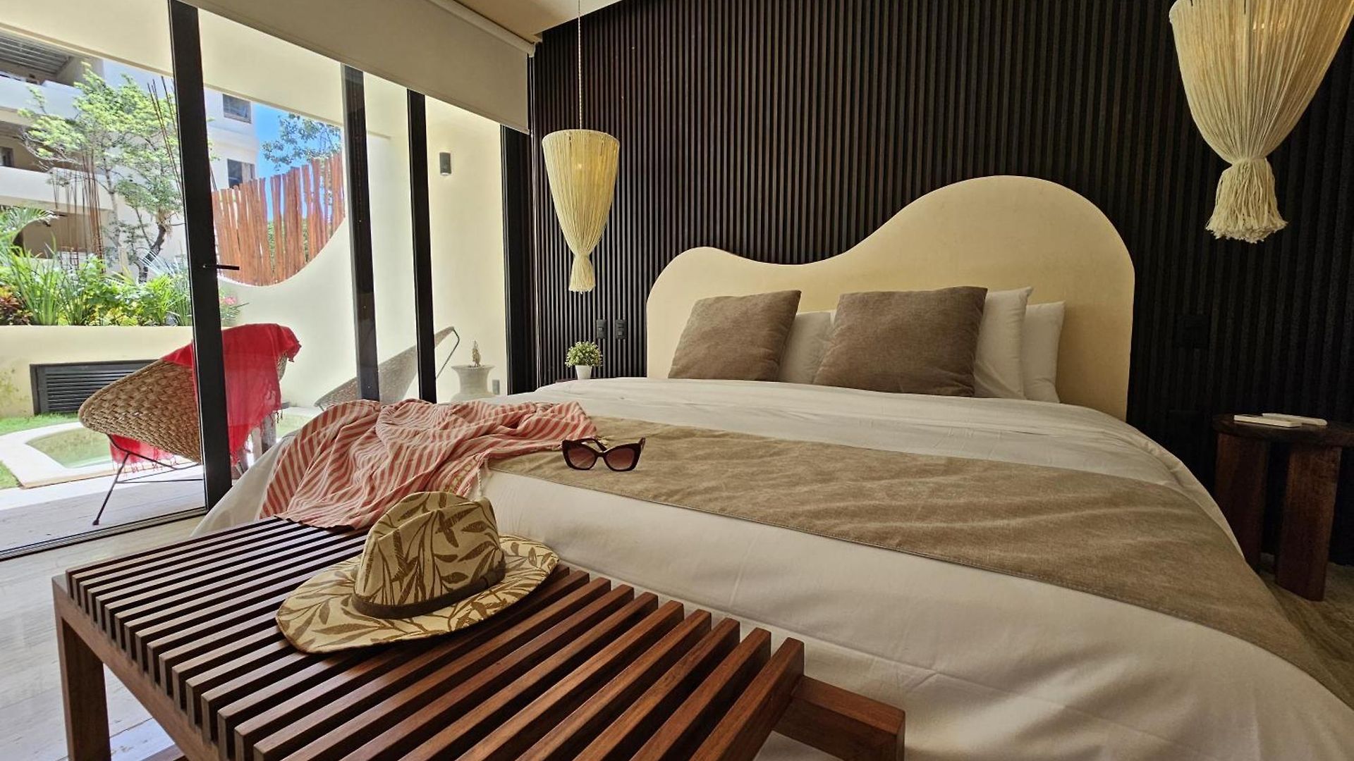 Loch By Bunik Apartahotel 3*