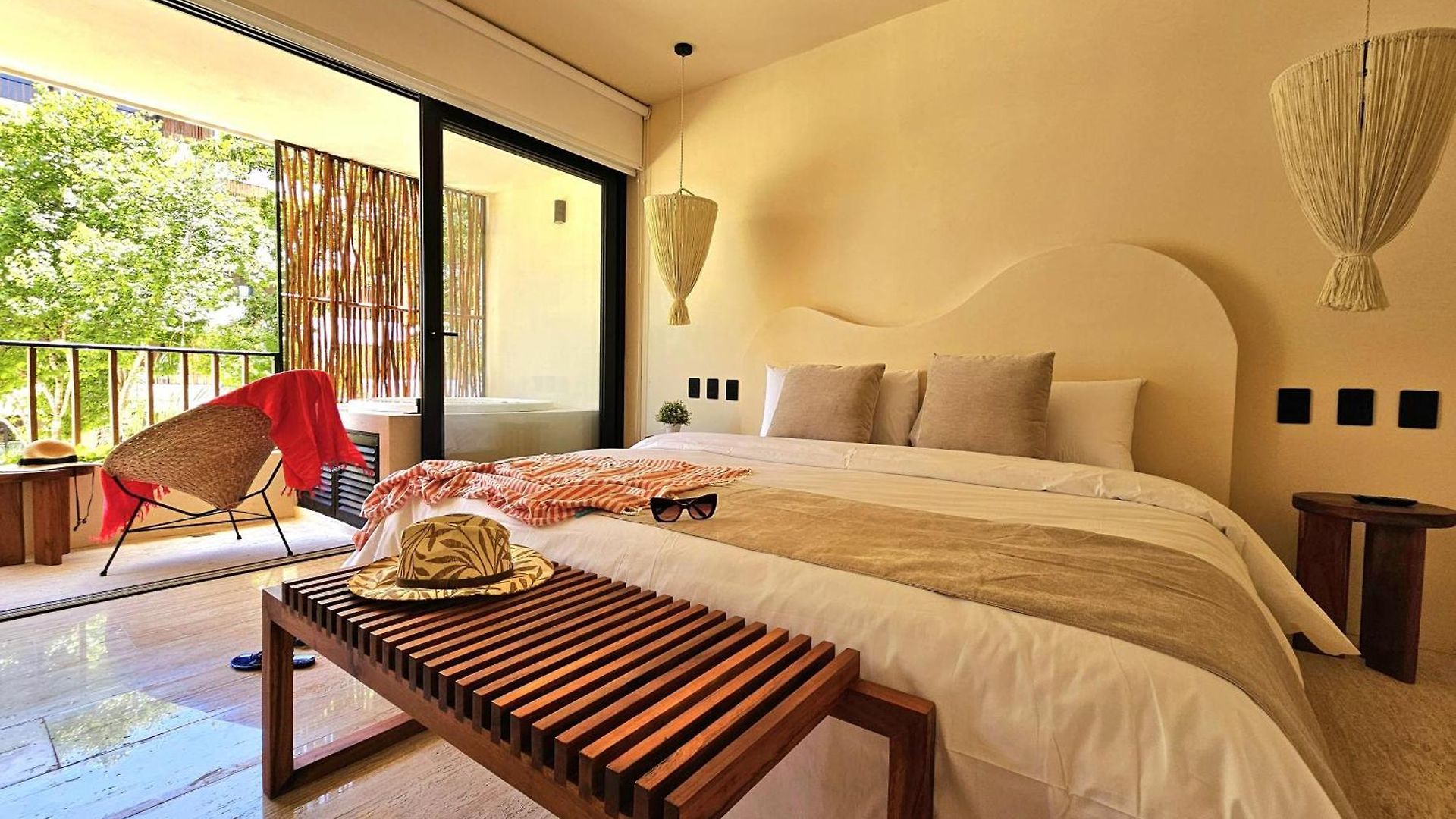 Loch By Bunik Apartahotel 3*