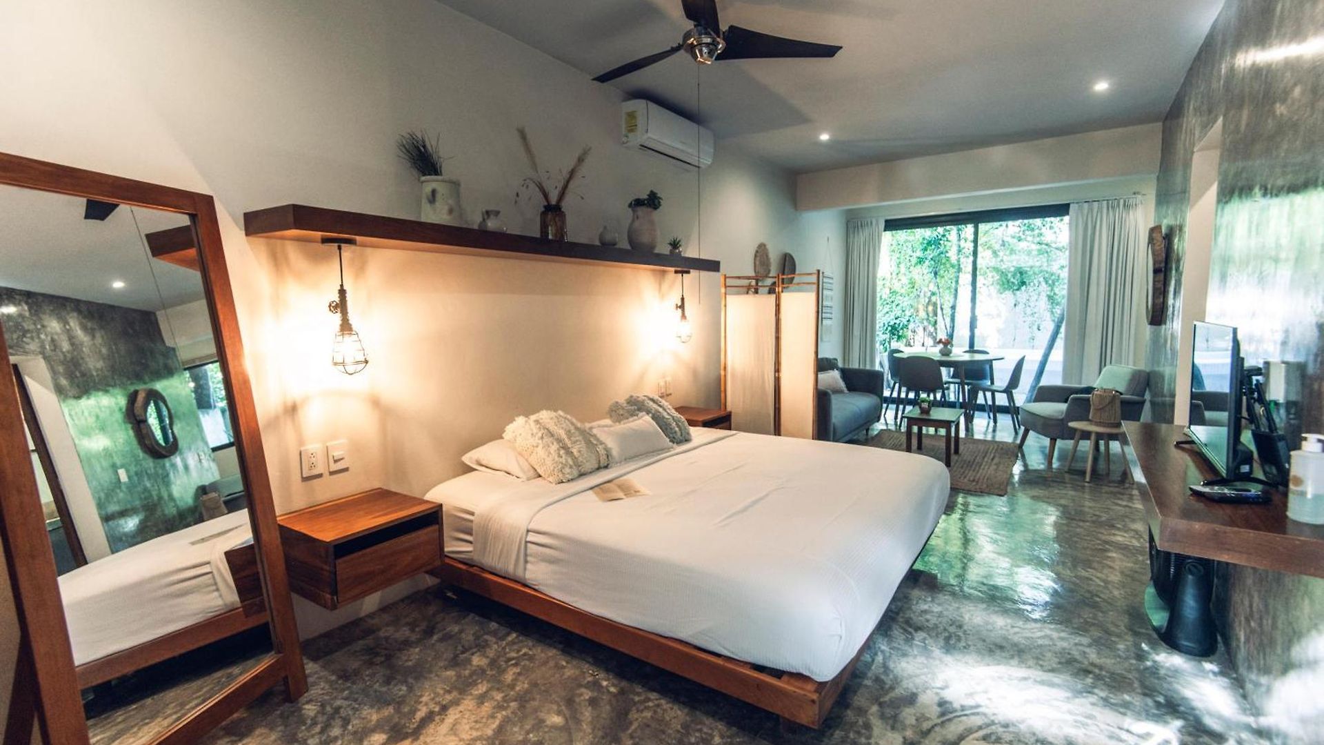 Nomad Humans Coliving Tulum